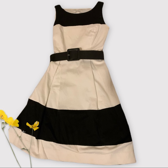 White House Black Market Dresses & Skirts - Size 6 White House Black Market Dress with Belt
